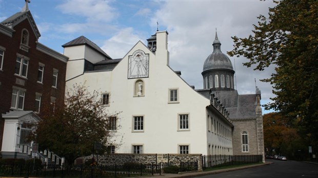 Trois-Rivières acquiert le Monastère des Ursulines