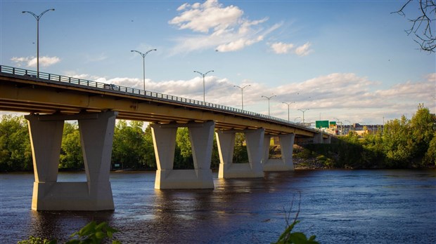 Travaux de nuit au pont Radisson de Trois-Rivières