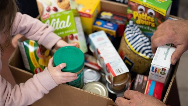 Québec ajoute 8 M$ pour les banques alimentaires