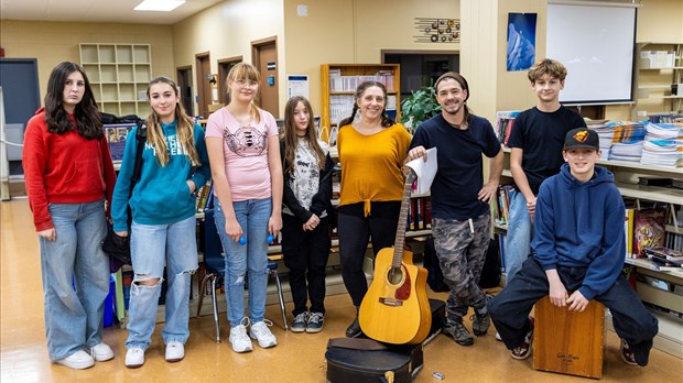 Trois artistes de la région s'impliquent auprès d'écoles secondaires