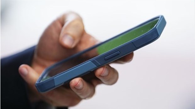 Explosion de la détresse chez les ados, le cellulaire à l'école en partie responsable