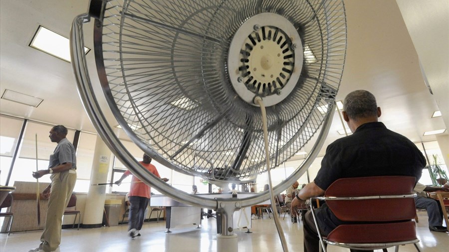 Aînés et chaleur: les ventilateurs sont presque toujours de mise au Québec