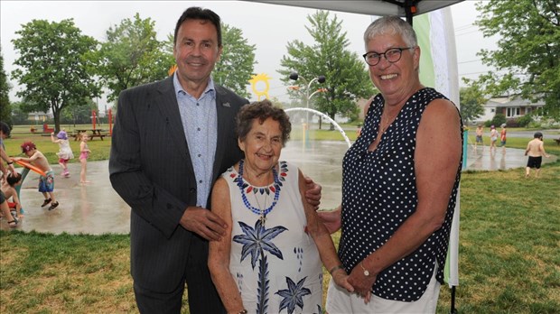 Les drapeaux de Shawinigan en berne pour Florence Lawless-Lacroix
