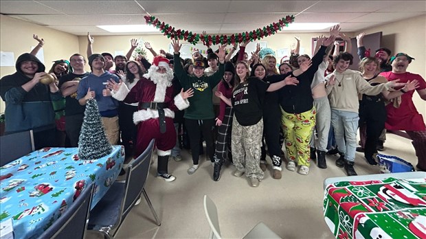 Plus de 40 jeunes célèbre Noël grâce au Carrefour jeunesse-emploi TRDC