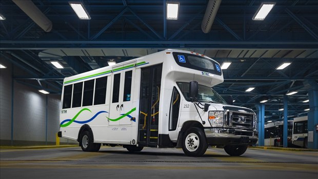 Seize nouveaux minibus pour le transport adapté acquis par le STTR