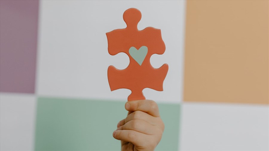 Mois de l’autisme : un panel de témoignages et un salon des ressources